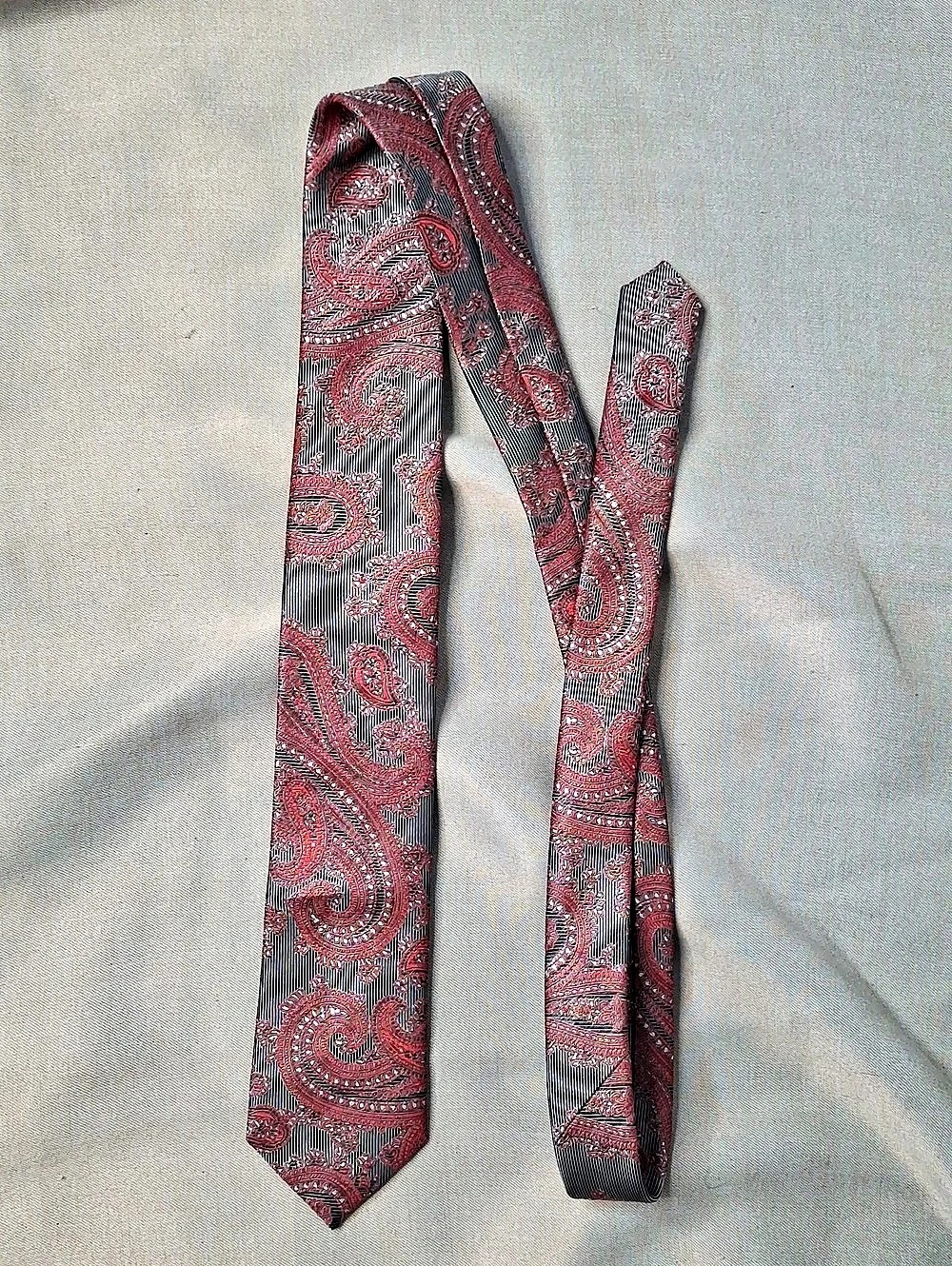 Pronto Uomo Paisley Silk Tie in Red & Black Like New